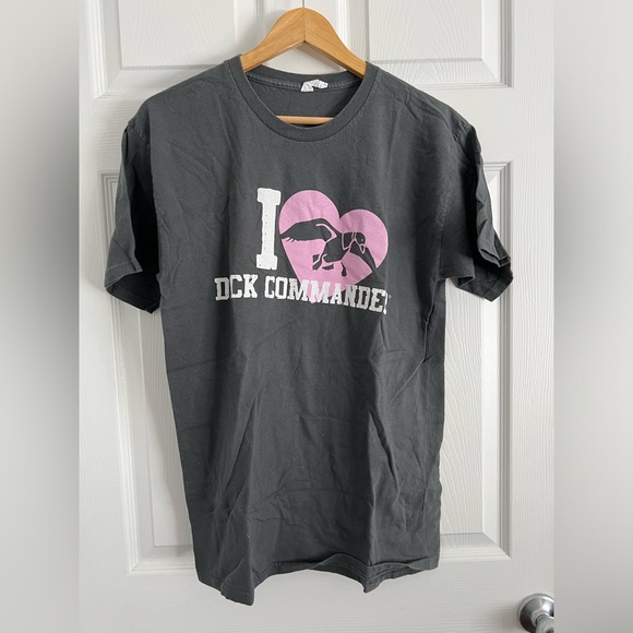 Size large charcoal gray Duck Commander- I 🩷 duck commander short sleeve Tshirt - Picture 1 of 5